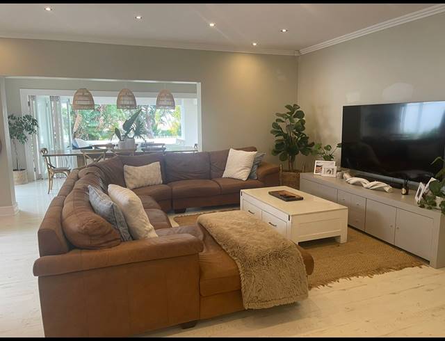 3 BEDROOM FREEHOLD FOR SALE IN UMHLANGA CENTRAL